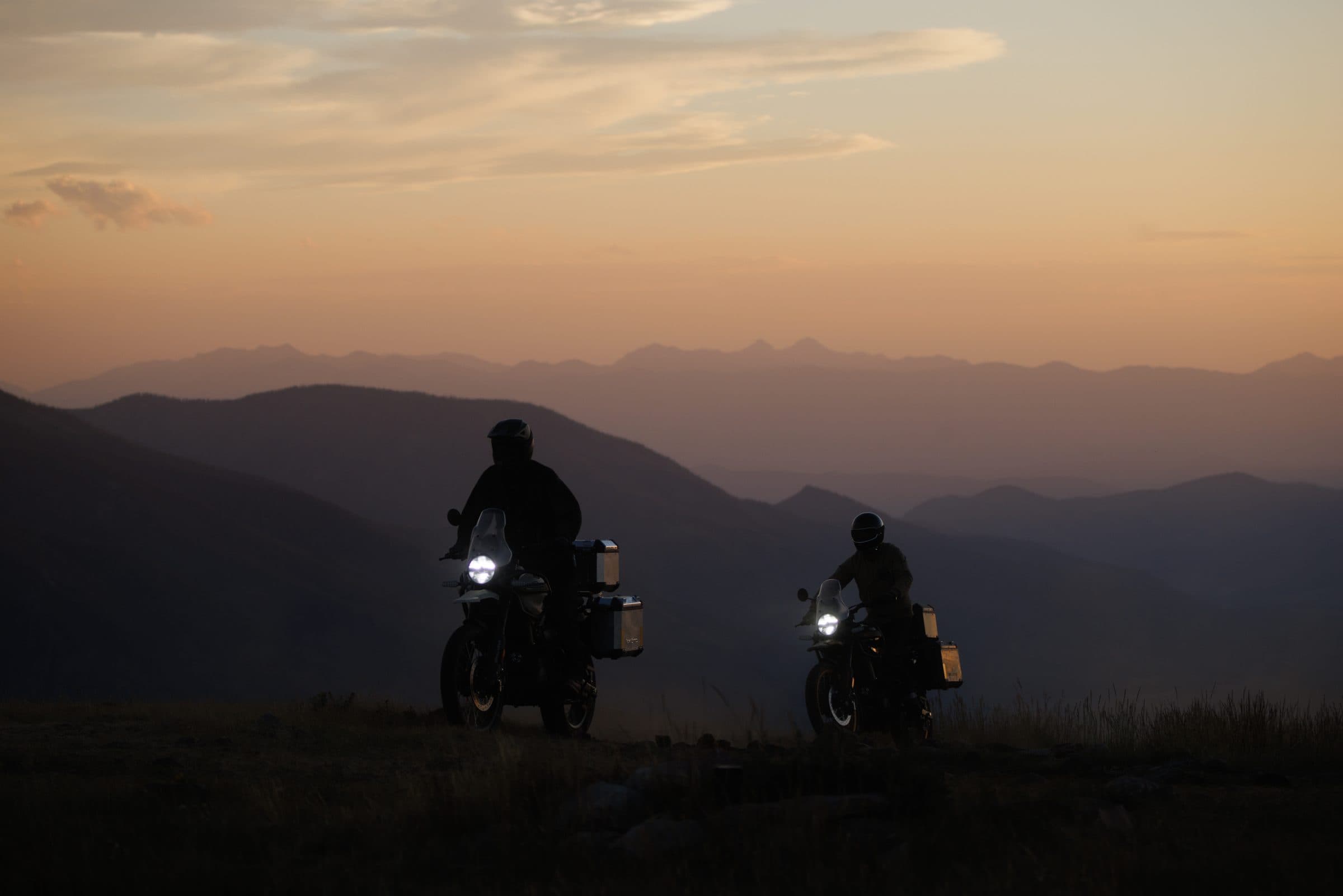 Mount Rushmore Motorcycle Rental: Royal Enfield Himalayan 450 in Mount Rushmore